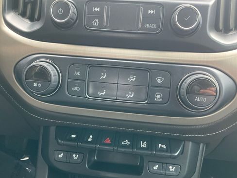 Used 2022 GMC Canyon Denali AWD/4WD image 18