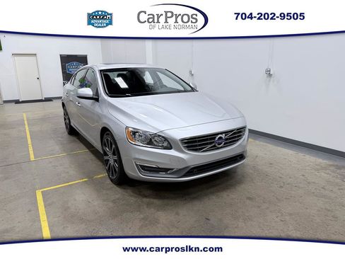 Used 2018 Volvo S60 T5 Inscription FWD image 1