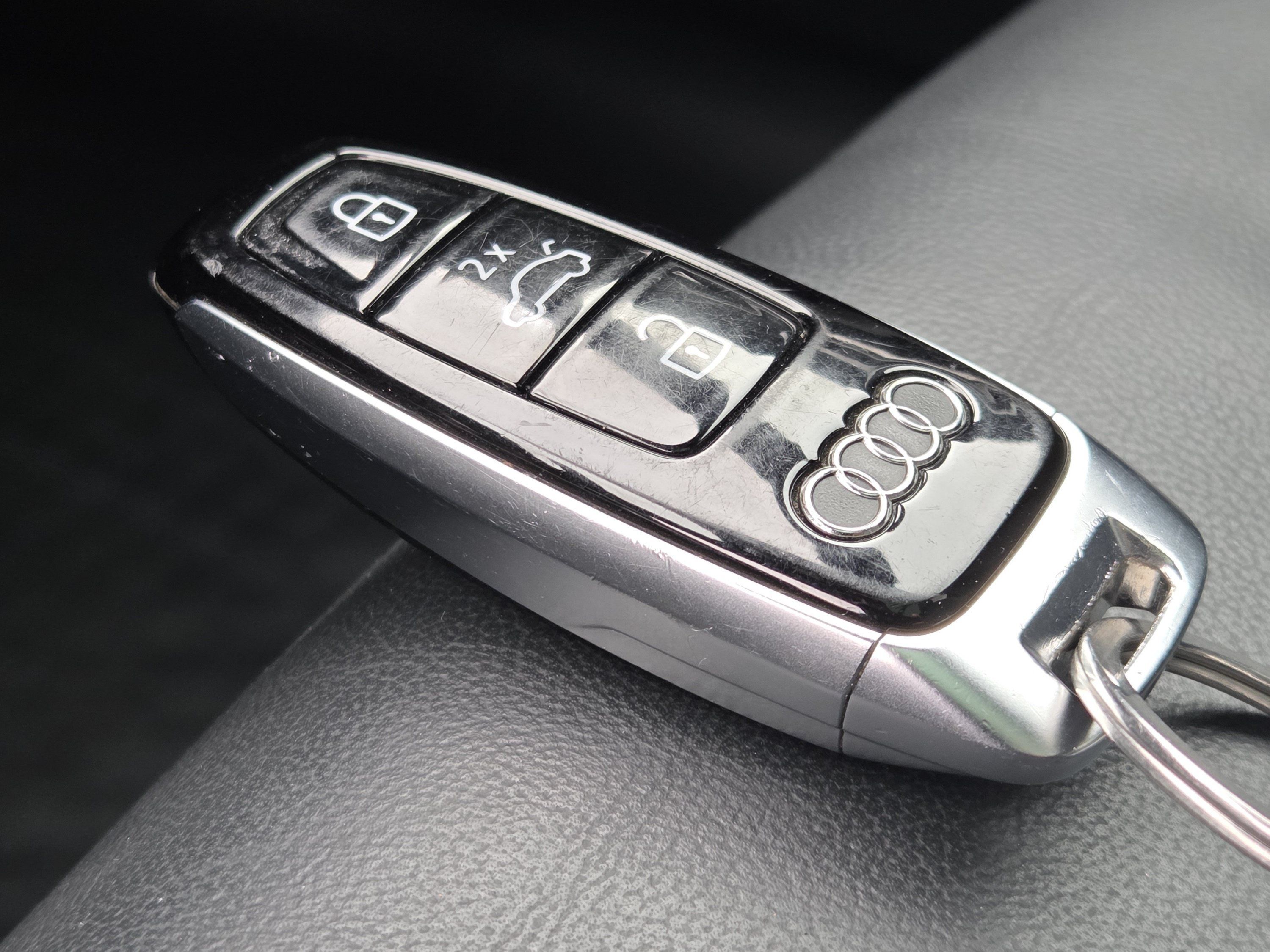 Used 2023 Audi e-tron Premium w/ Convenience Plus Package AWD/4WD image 38