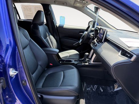Used 2024 Toyota Corolla Cross XLE image 19