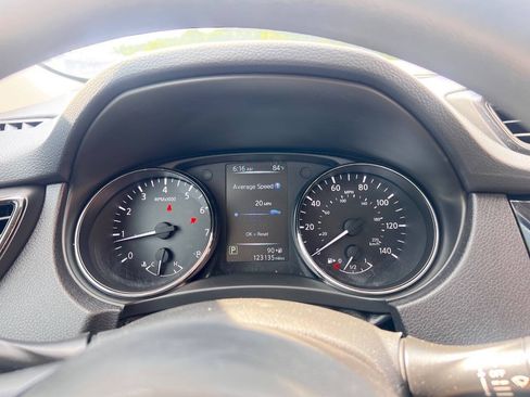 Used 2017 Nissan Rogue S AWD/4WD image 20