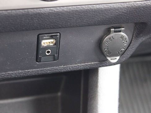 Used 2016 Toyota Tacoma SR5 image 33