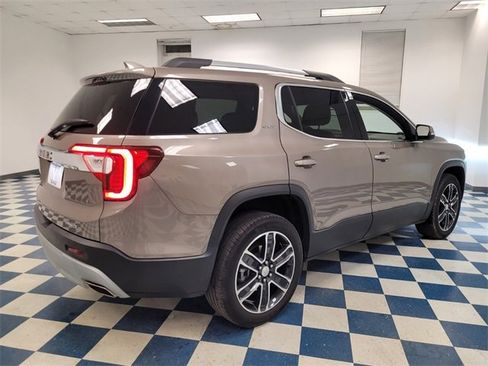 Used 2023 GMC Acadia SLT w/ Technology Package image 12