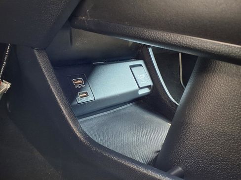 Used 2019 Honda HR-V EX image 9