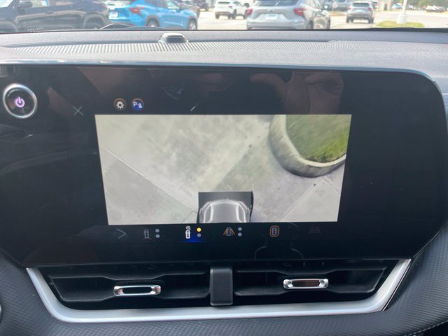 Used 2025 Chevrolet Equinox LT w/ Convenience Package II FWD image 30