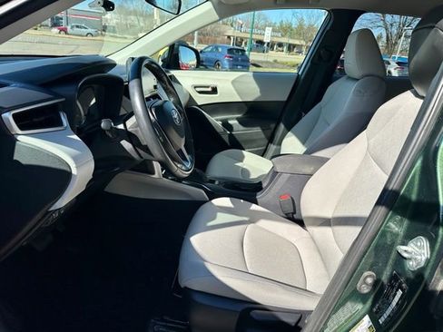 Used 2022 Toyota Corolla Cross LE image 12
