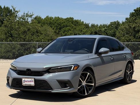 Used 2024 Honda Civic Touring image 2