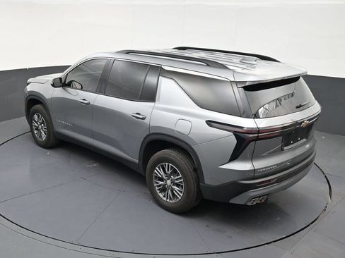 Used 2026 Chevrolet Traverse LT FWD image 12