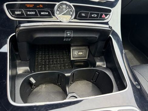 Used 2017 Mercedes-Benz E 300 4MATIC image 29