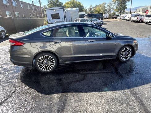 Used 2017 Ford Fusion SE w/ Fusion SE Technology Package image 17