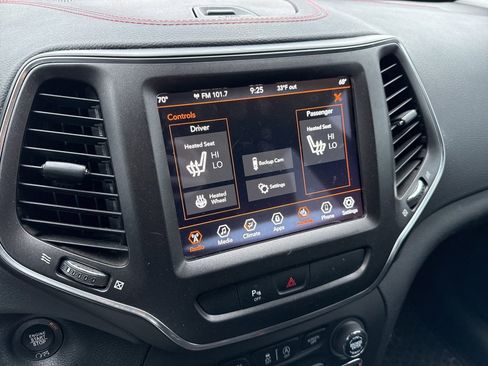 Used 2019 Jeep Cherokee Trailhawk w/ Cold Weather Group image 6