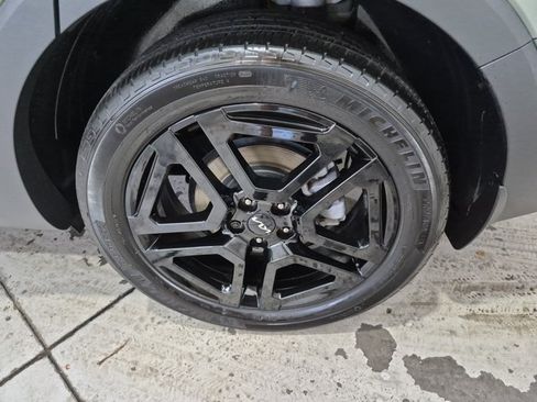 Certified 2024 Kia Telluride SX Prestige X-Line AWD/4WD image 39