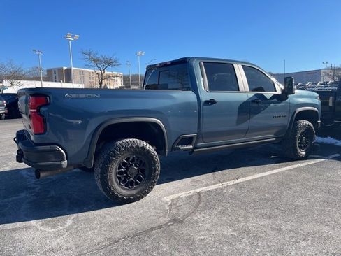 Used 2024 Chevrolet Silverado 2500 ZR2 w/ ZR2 Bison Edition image 3