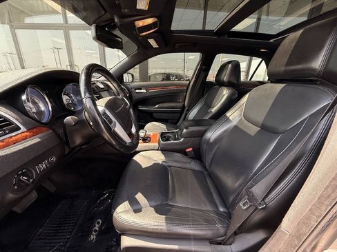 Used 2014 Chrysler 300 Touring w/ Quick Order Package 22F RWD image 9