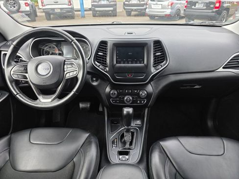 Used 2019 Jeep Cherokee Latitude Plus image 8