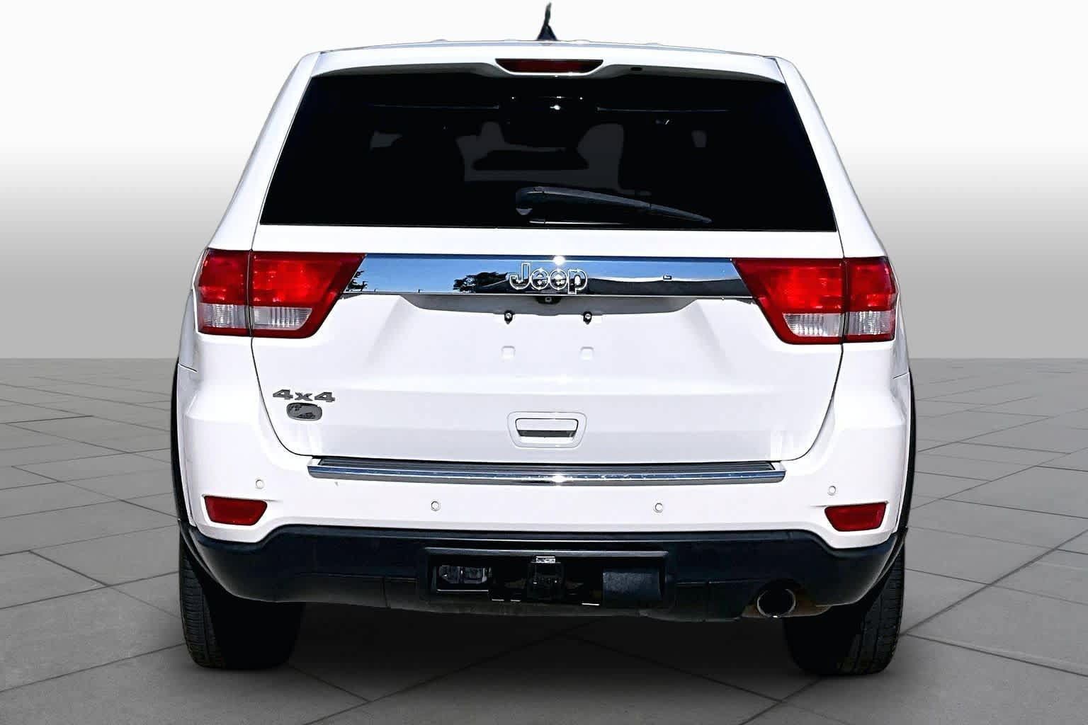 Used 2012 Jeep Grand Cherokee Overland AWD/4WD image 4