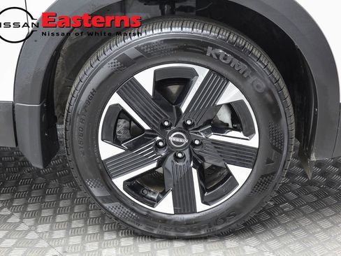 Used 2025 Nissan Kicks SV image 29