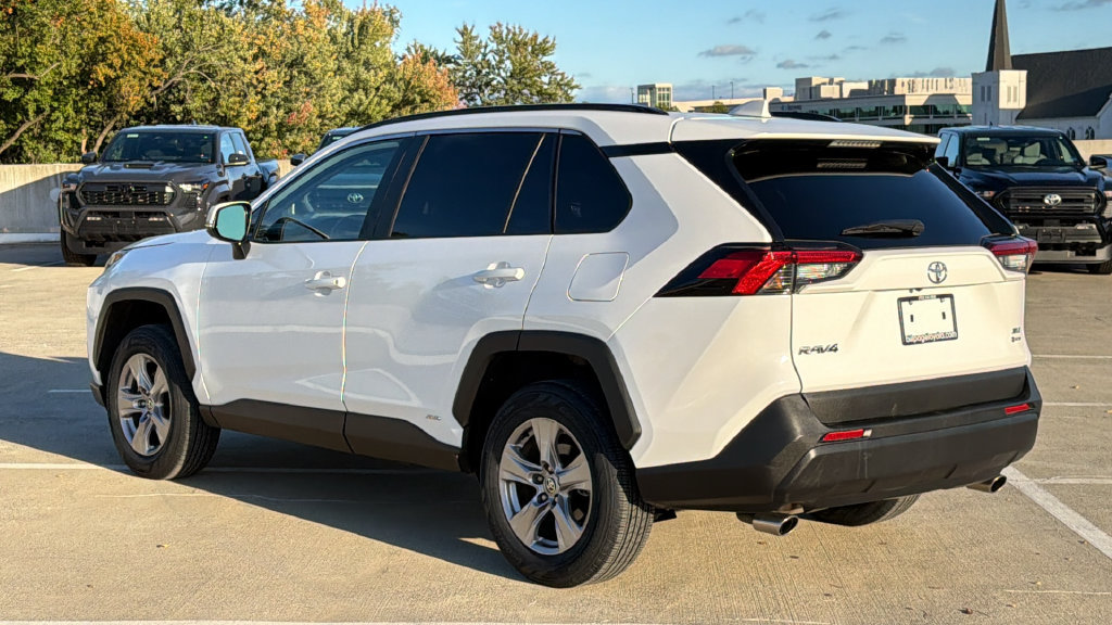 Used 2025 Toyota RAV4 XLE AWD/4WD image 3