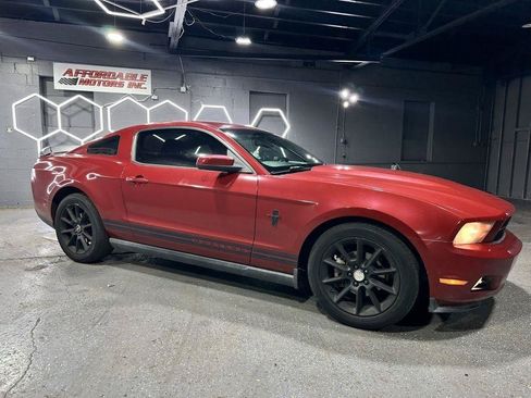 Used 2010 Ford Mustang Premium RWD image 7