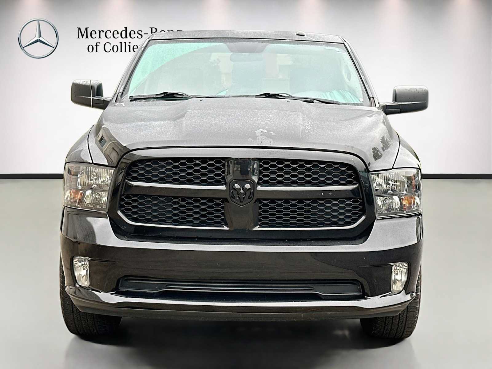 Used 2018 RAM 1500 Express w/ Black Ram 1500 Express Group RWD image 2