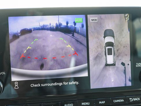 Used 2023 Nissan Pathfinder SL image 25