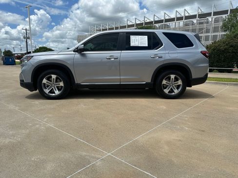 Used 2024 Honda Pilot EX-L image 9