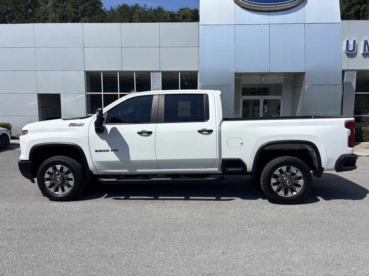 Used 2024 Chevrolet Silverado 2500 Custom w/ Custom Value Package AWD/4WD image 2