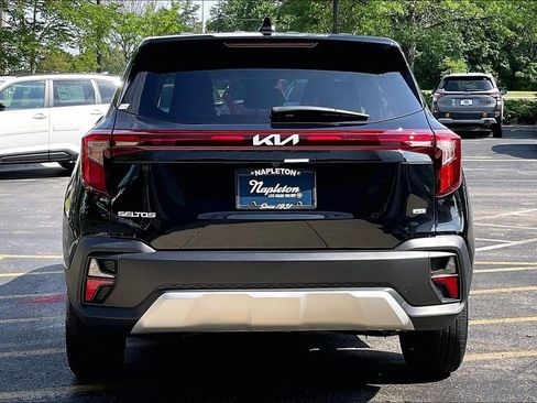 Used 2025 Kia Seltos LX AWD/4WD image 3