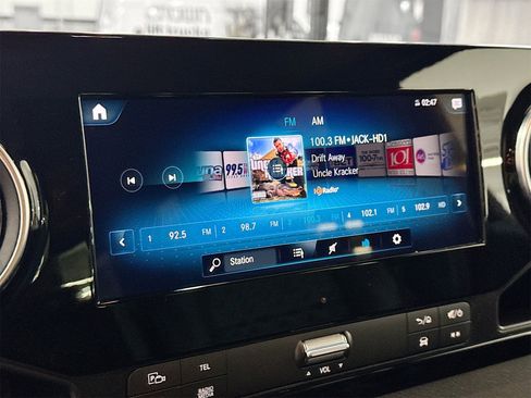 Used 2024 Mercedes-Benz Sprinter 2500 image 16