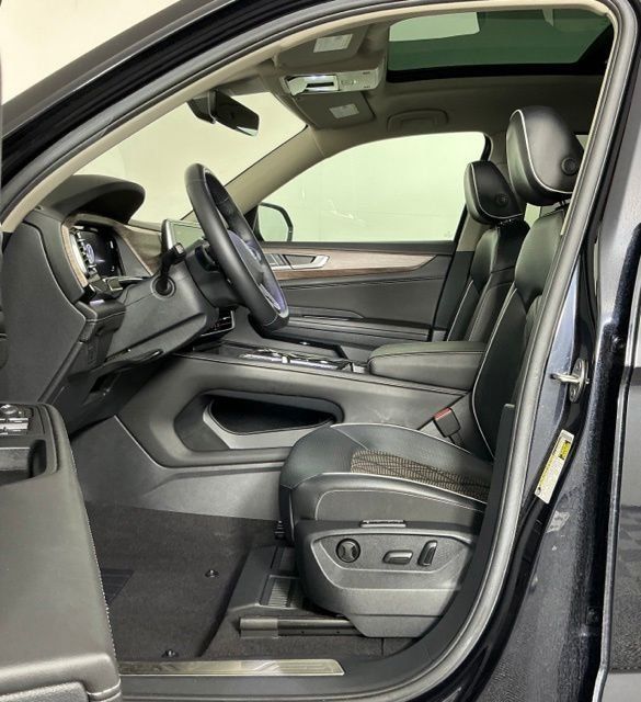Used 2024 Volkswagen Atlas SEL Premium R-Line AWD/4WD image 14