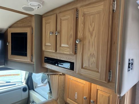 Used 2017 Ford E-450 and Econoline 450 Super Duty w/ Motorhome Prep Package RWD image 81