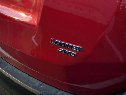 Used 2015 Toyota RAV4 Limited image 8