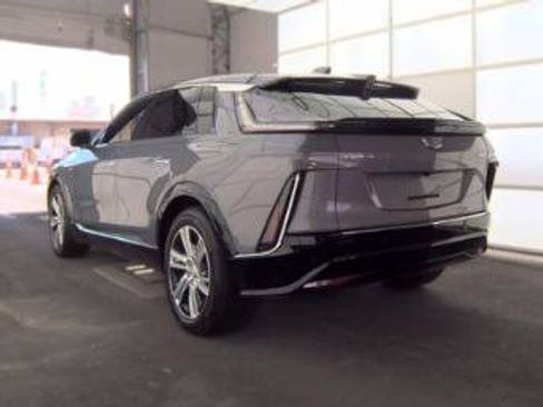 Used 2024 Cadillac Lyriq Tech RWD image 6