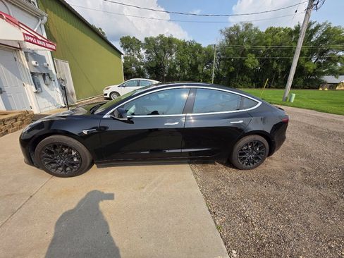 Used 2018 Tesla Model 3 Long Range AWD/4WD image 3