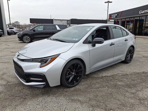 Used 2021 Toyota Corolla SE image 3