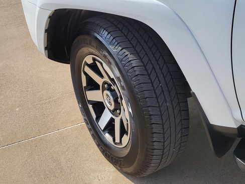 Used 2024 Toyota 4Runner TRD Off-Road image 10