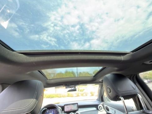 Used 2022 Mercedes-Benz GLC 300 4MATIC image 9