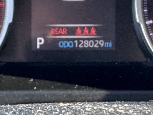 Used 2019 Toyota RAV4 LE image 13