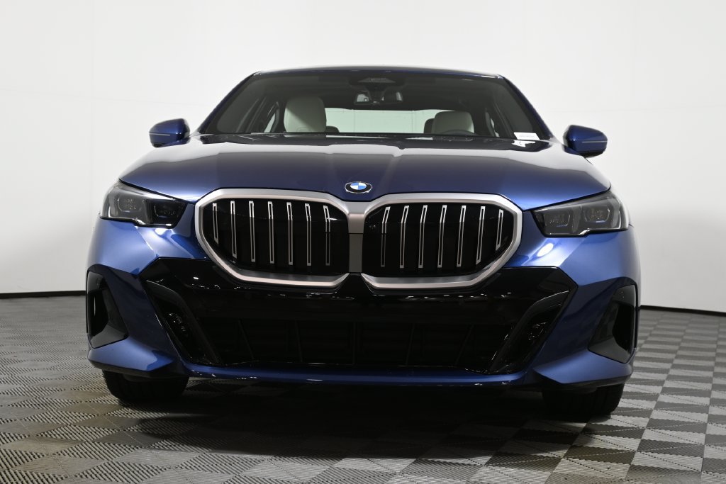 Used 2026 BMW 530i xDrive AWD/4WD image 10