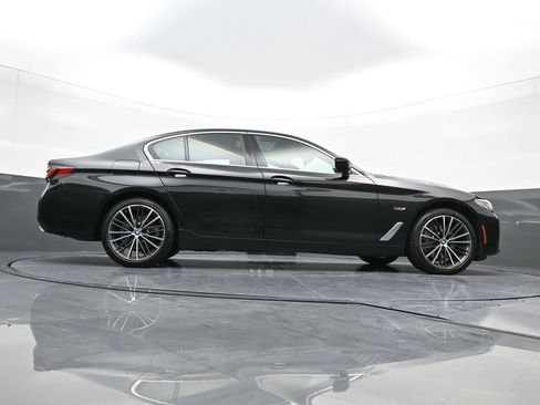 Used 2023 BMW 530e xDrive w/ Executive Package image 29