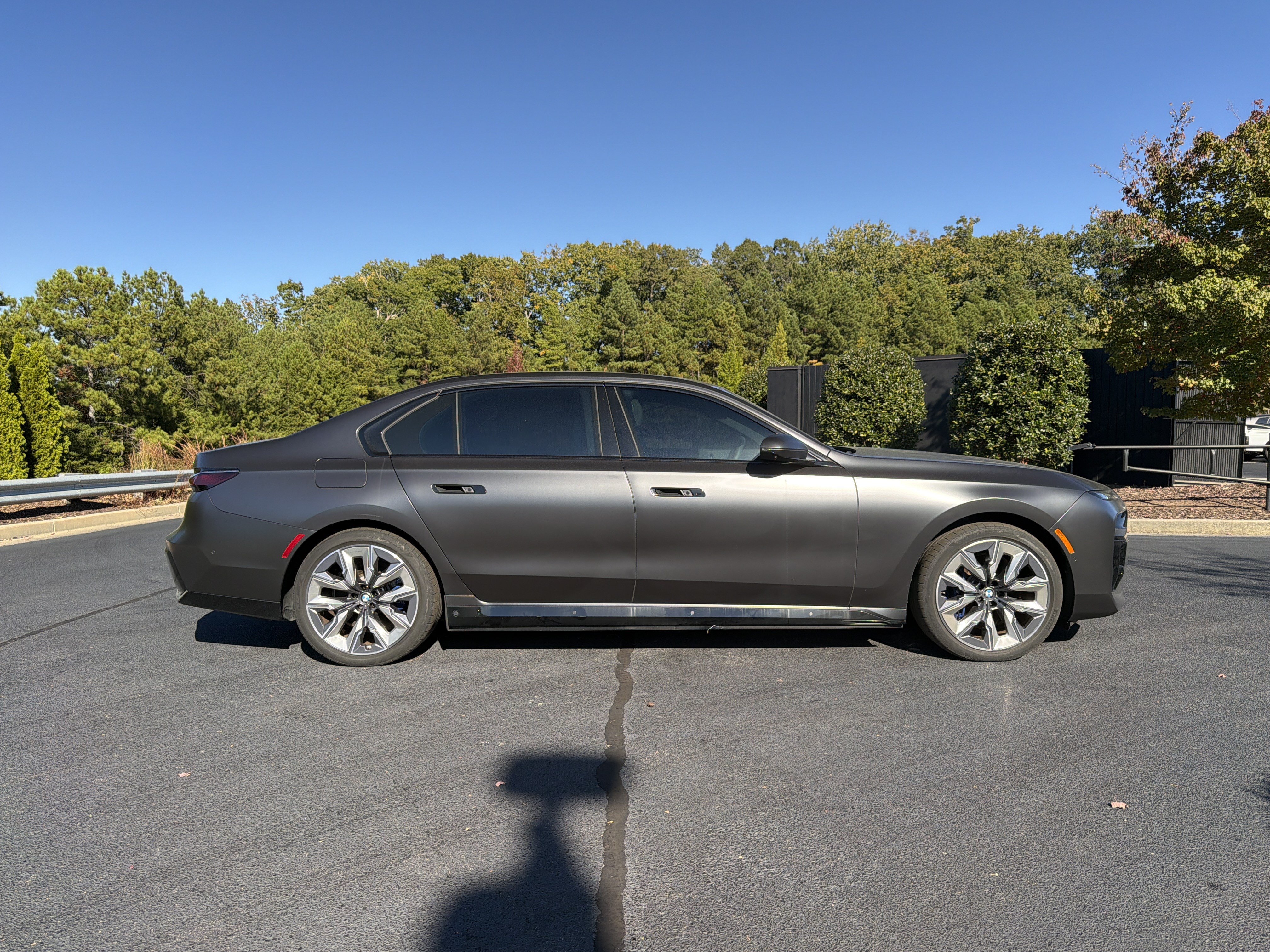 Used 2023 BMW i7 xDrive60 AWD/4WD image 5