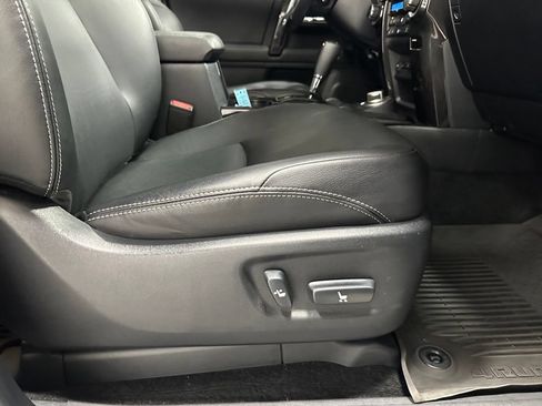 Used 2021 Toyota 4Runner Nightshade AWD/4WD image 54
