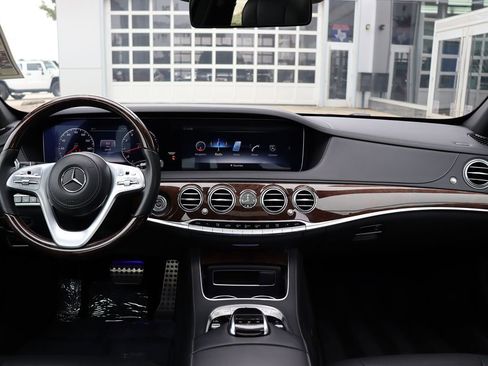Used 2019 Mercedes-Benz S 560 Sedan image 13
