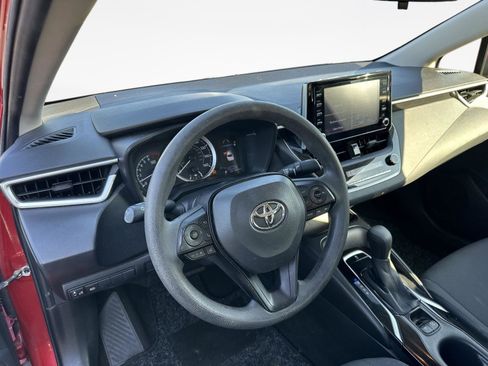 Used 2020 Toyota Corolla LE FWD image 11