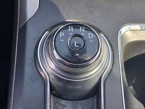 Used 2020 Ford Fusion SE FWD image 8