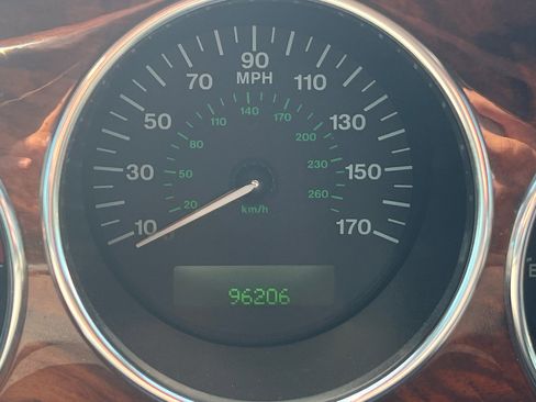 Used 2006 Jaguar XK8 Coupe image 50