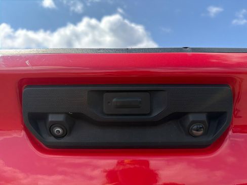 Used 2024 Chevrolet Silverado 2500 LT AWD/4WD image 17