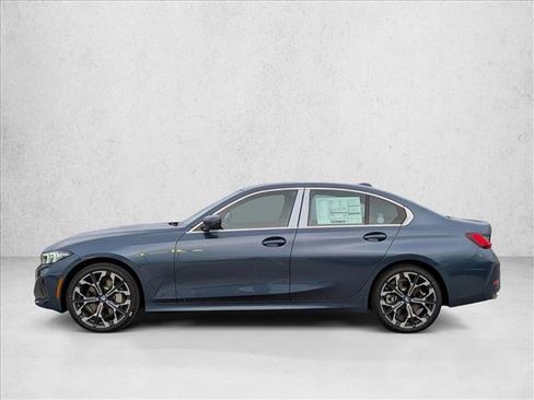Used 2026 BMW 330i xDrive Sedan w/ Premium Package AWD/4WD image 5