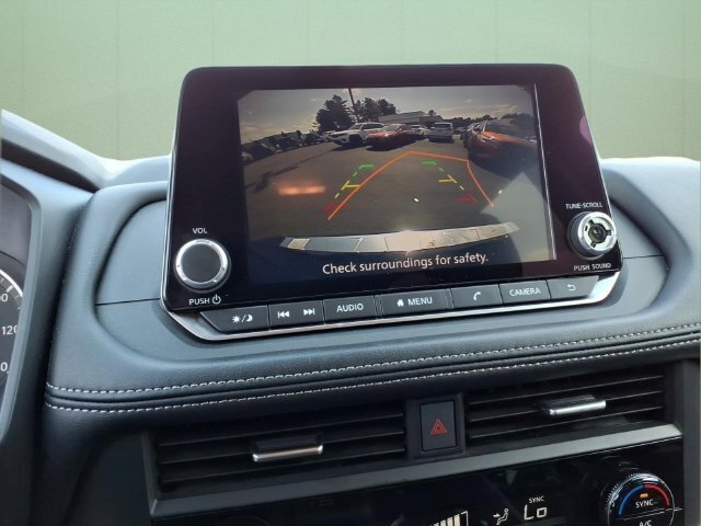 Used 2025 Nissan Rogue SV AWD/4WD image 19