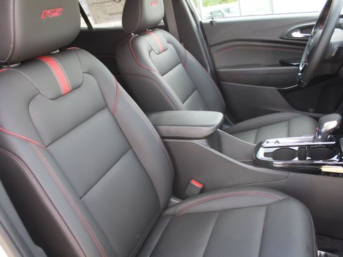 New 2026 Chevrolet Trax RS w/ Sunroof Package FWD image 16